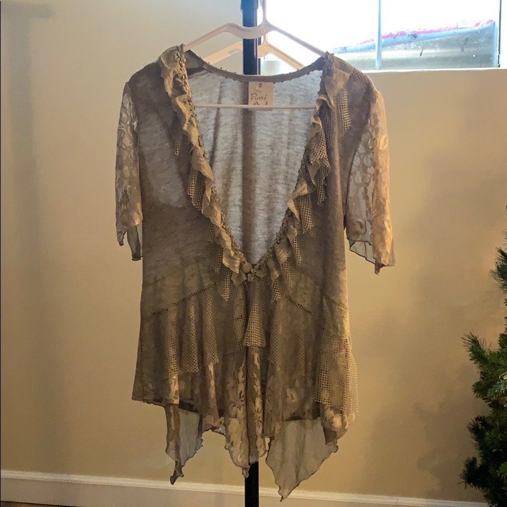 Floaty boutique top